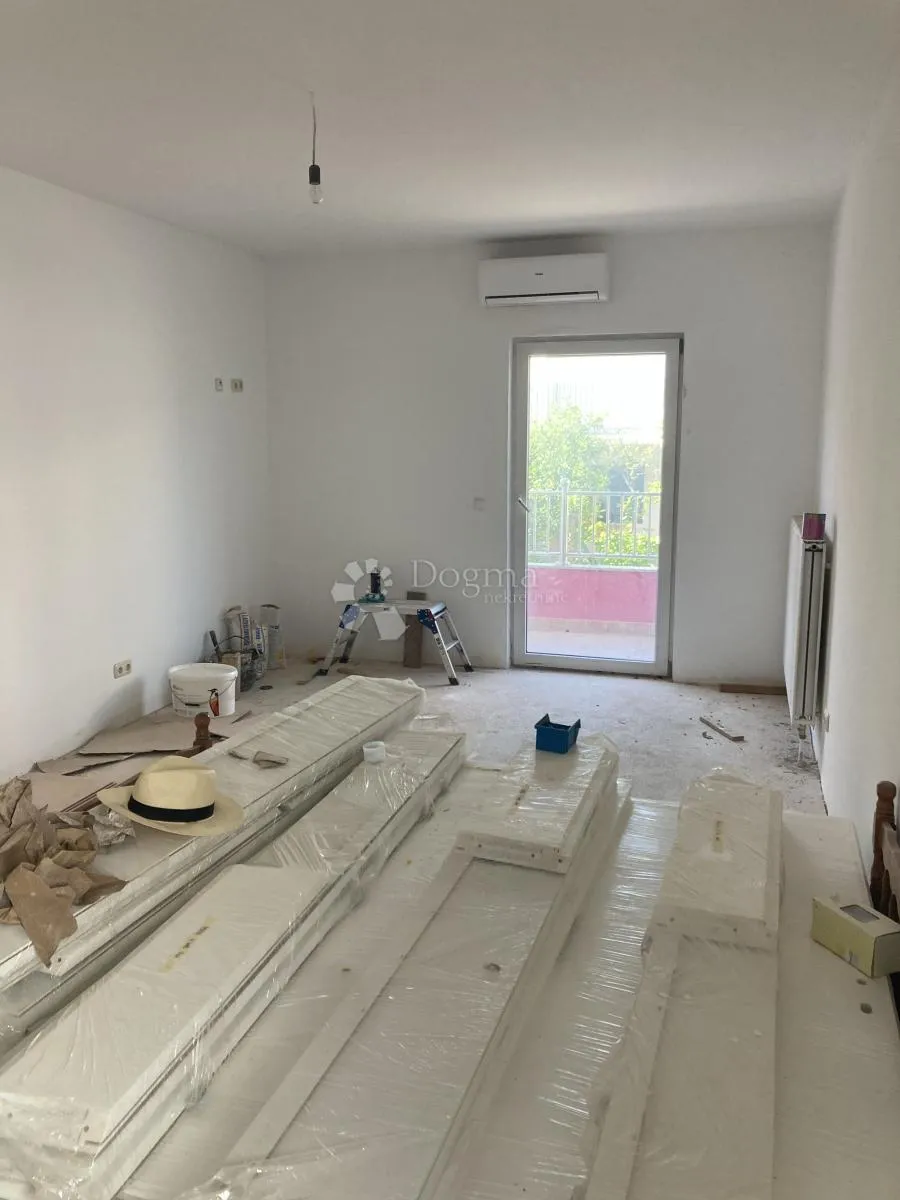 prilika - apartmanska kuća u pirovcu, 1. red do mora - slika 40