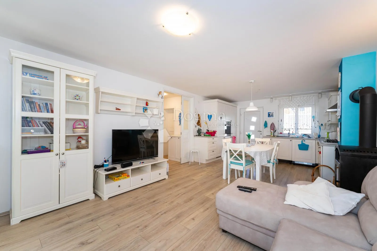 zaton-nin,luksuzna apartmanska kuća uz plažu,3 apartmana,pogled na more - slika 21