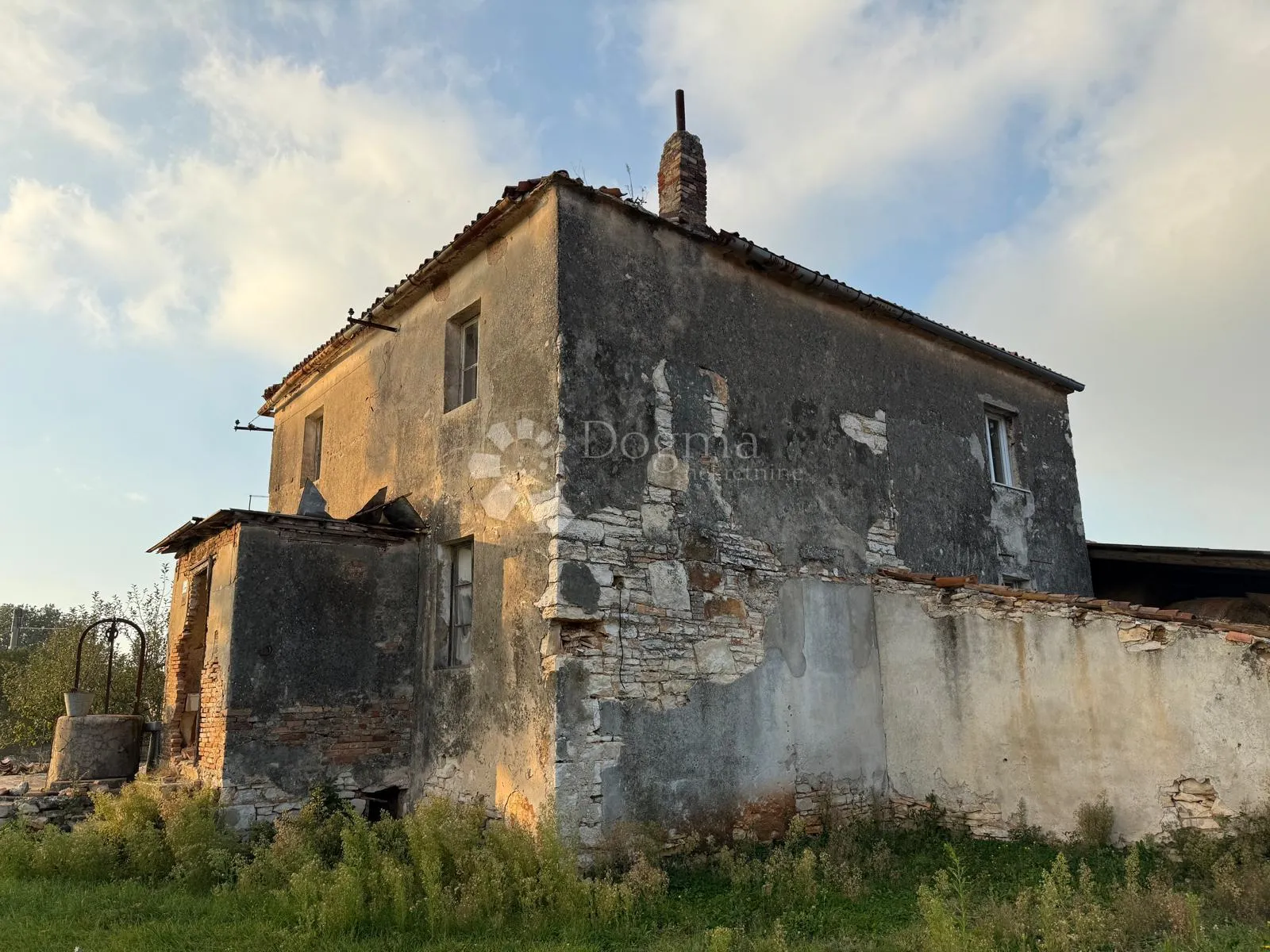 kuća za kompletnu renovaciju na 541 m2 okućnice - slika 7