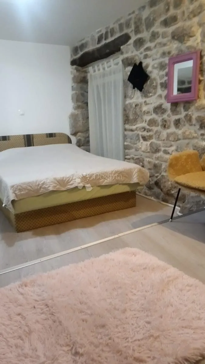 autentična kućica s dva stana u kliškoj varoši! - slika 7