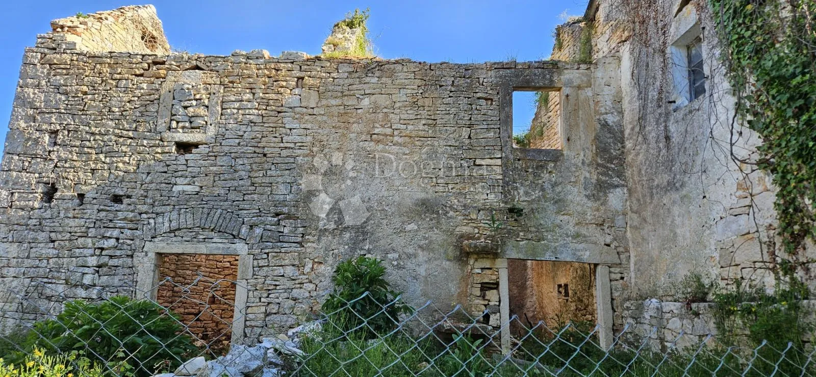 dvije kamene kuće za obnovu - slika 4