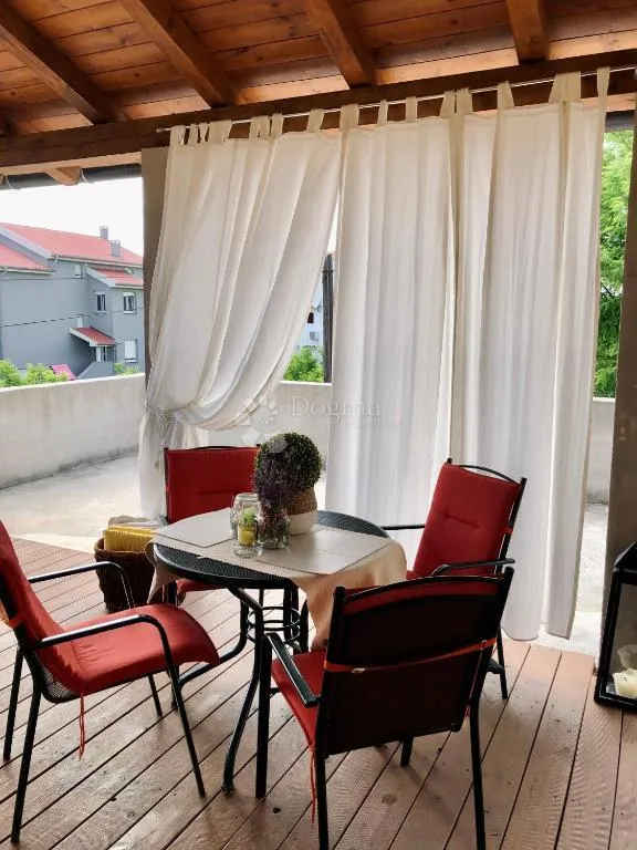 kuća na pagu s velikim dvorištem - 310m2 - slika 43