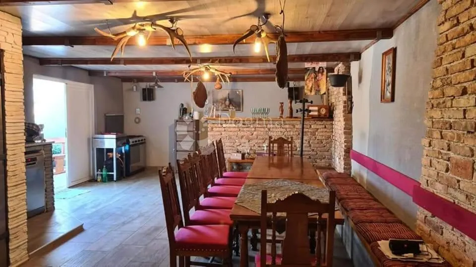 kuća čavle sa uhodanim turističkim najmom - slika 40