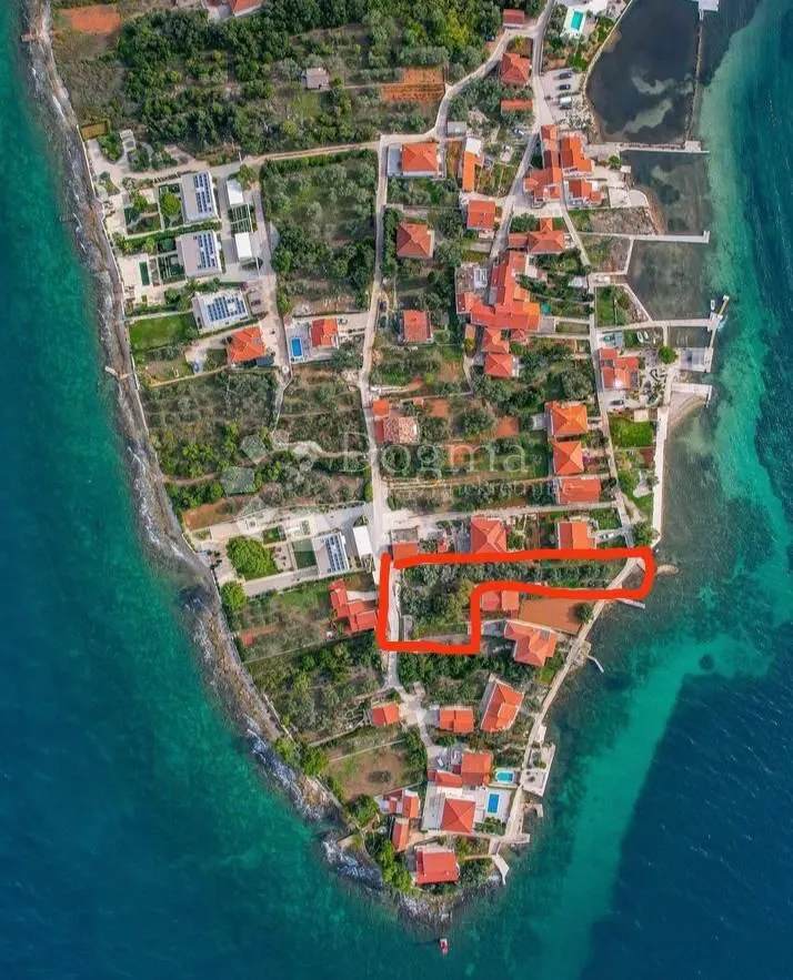 prvi red do mora - građevinsko zemljište na ugljanu! prilika! - slika 3