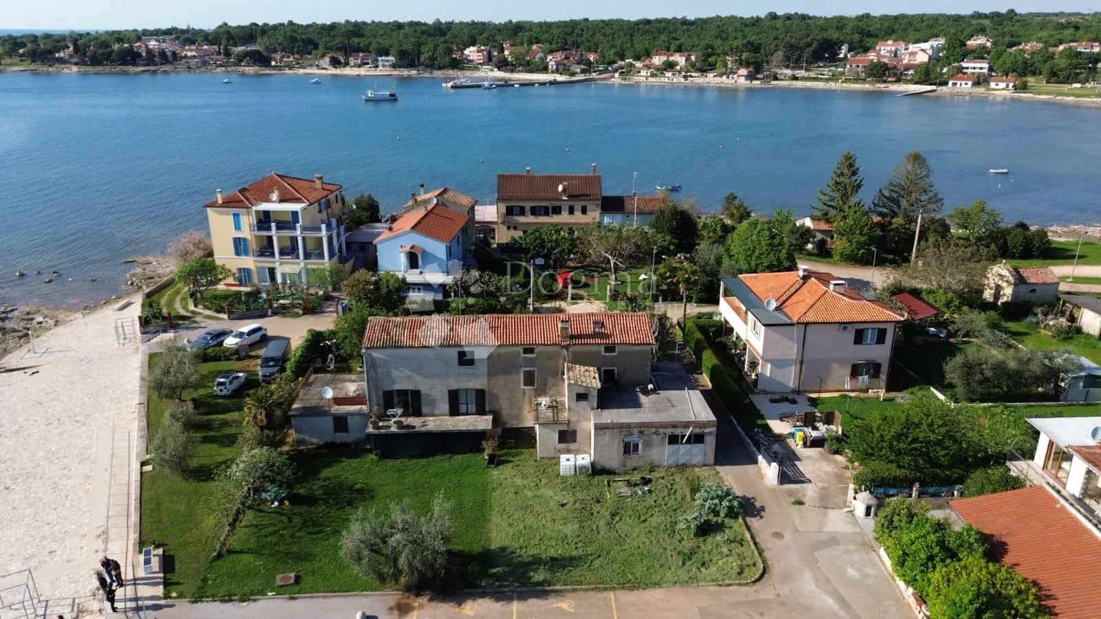 kamena kuća 30 metara do plaže! - slika 19