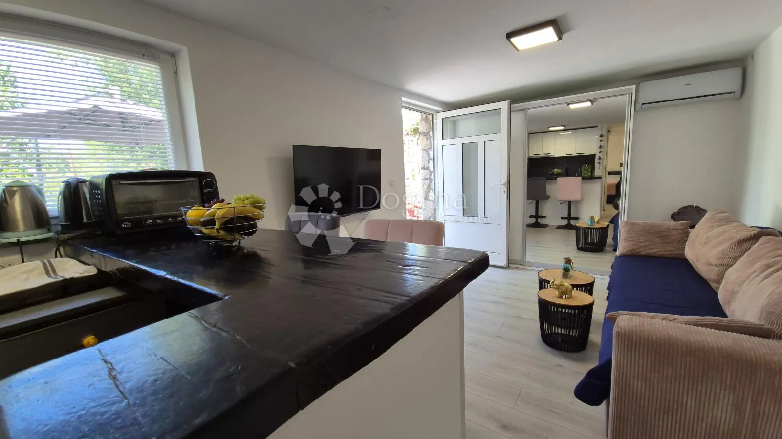 njivice - apartman samo 50 metara od plaže - slika 6