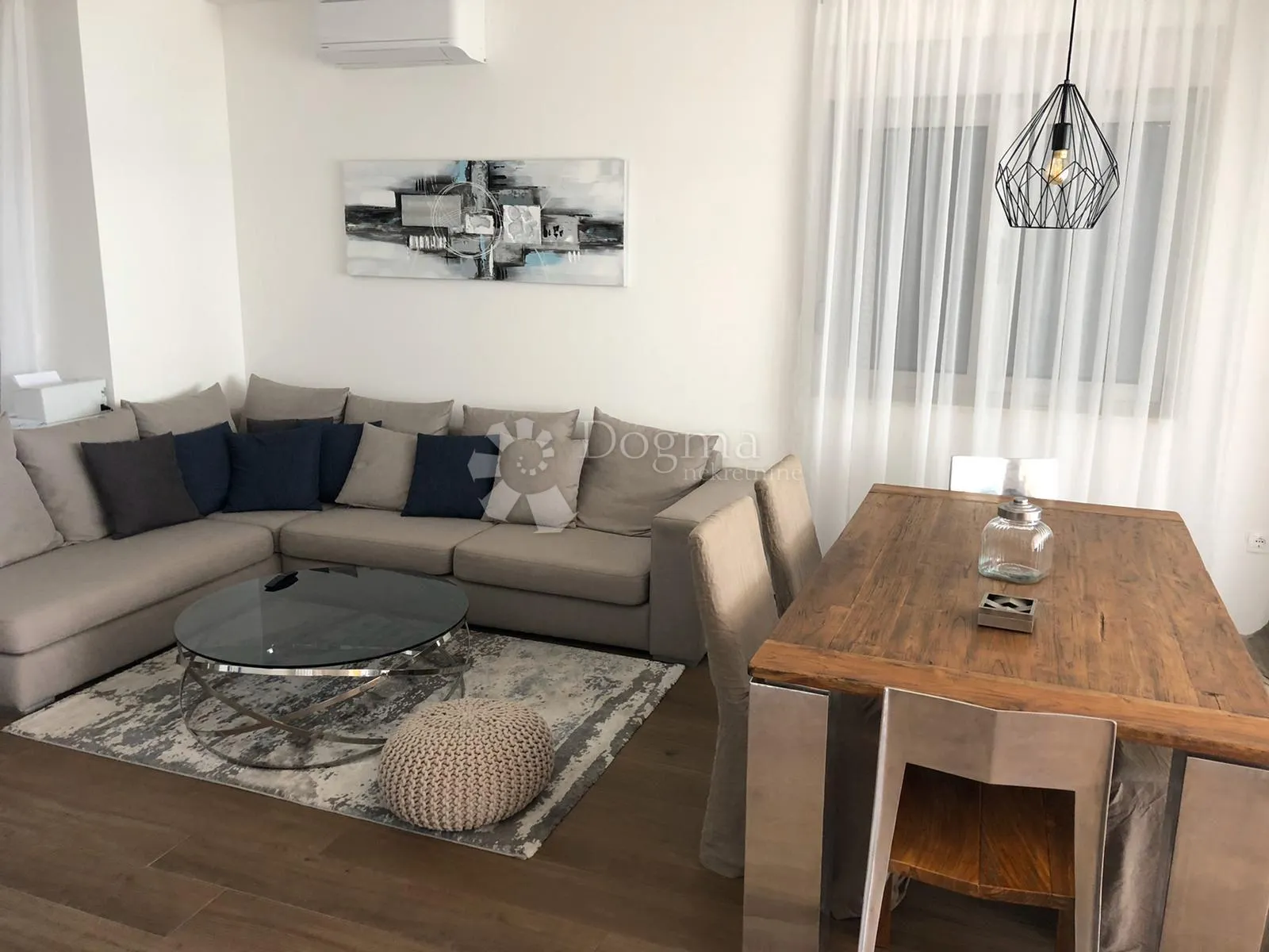 betina – luksuzni stan s privatnim bazenom, 1. red do mora! - slika 8