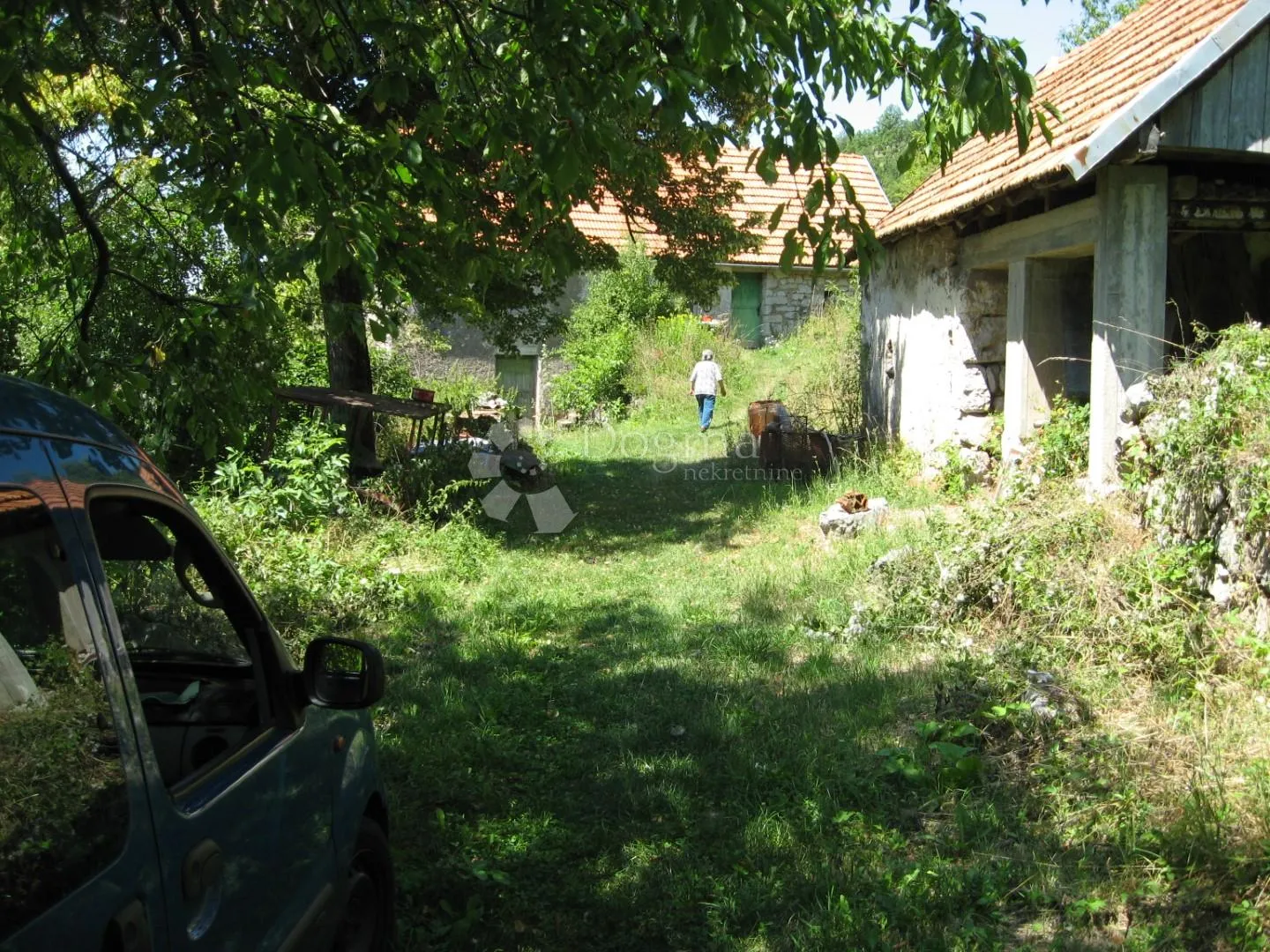 zemljište sa kućom - slika 5