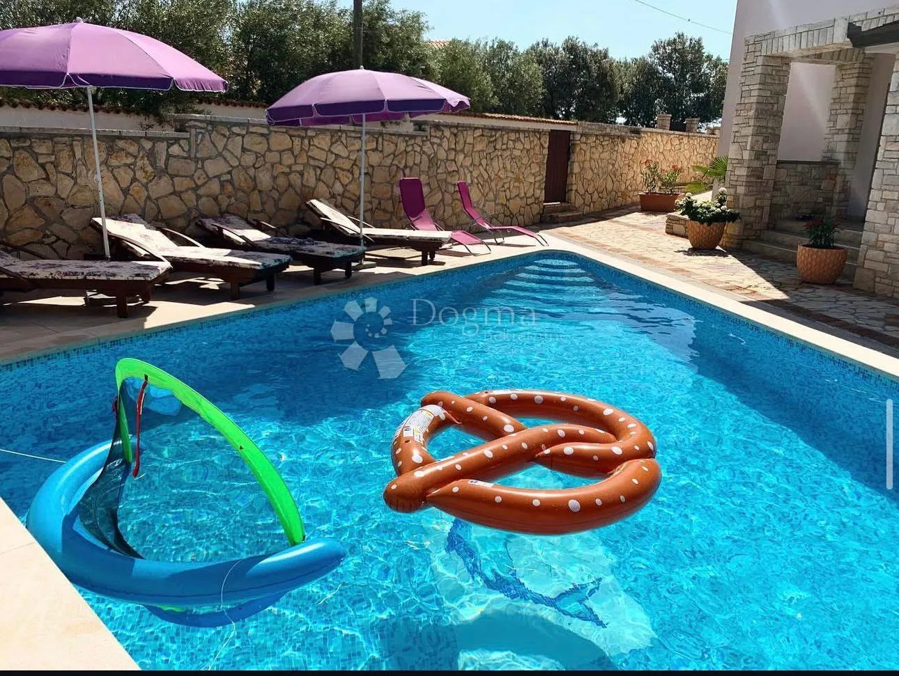 vaš miran kutak s bazenom - slika 5