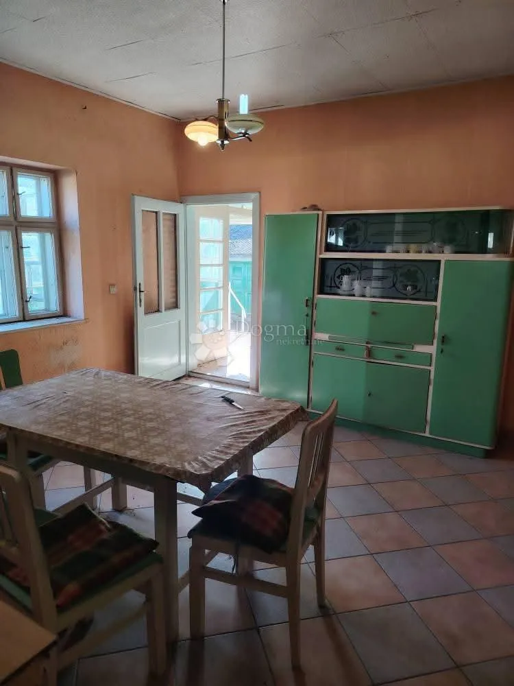 izvrsna prilika! kuća s dvorištem i pomoćnim objektima u kneževim vinogradima - slika 8