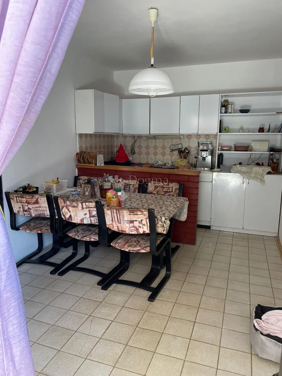 prekrasna kuća u vrsima – samo 30 m od mora! - slika 27