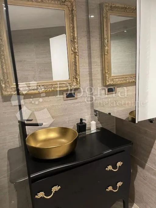 njivice apartman 145m2 sa bazenom - slika 28