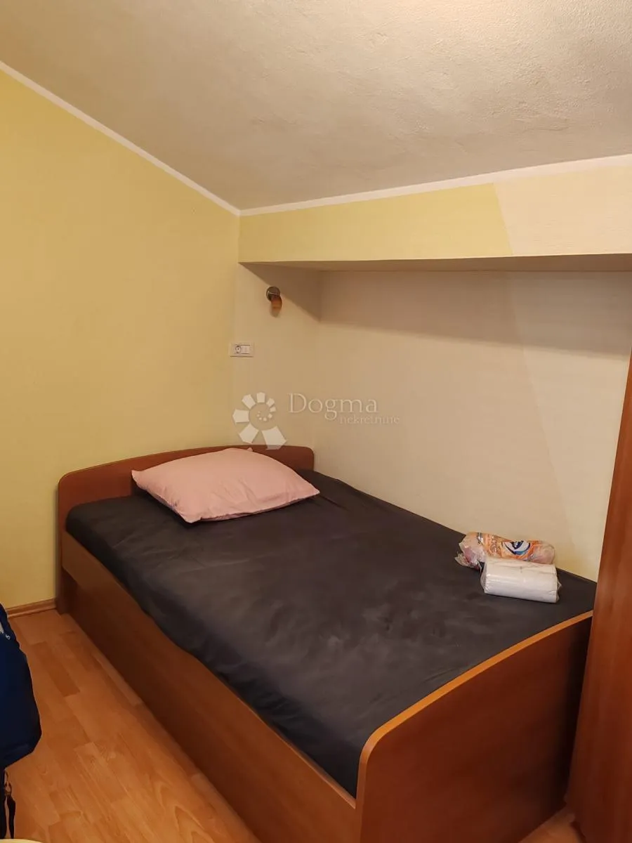 vodice - atraktivan stan u centru blizu mora - slika 12