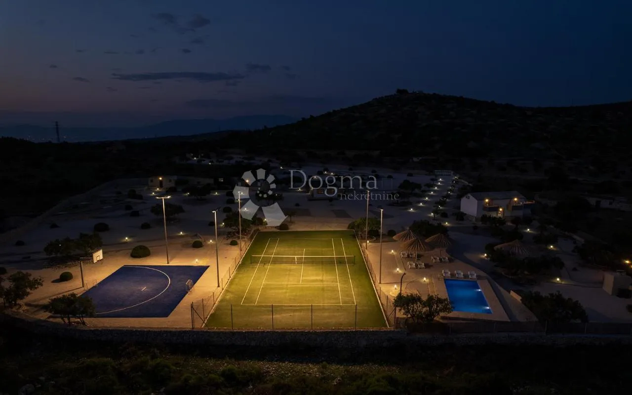 hacienda na braču 10000m2 okućnice - slika 32
