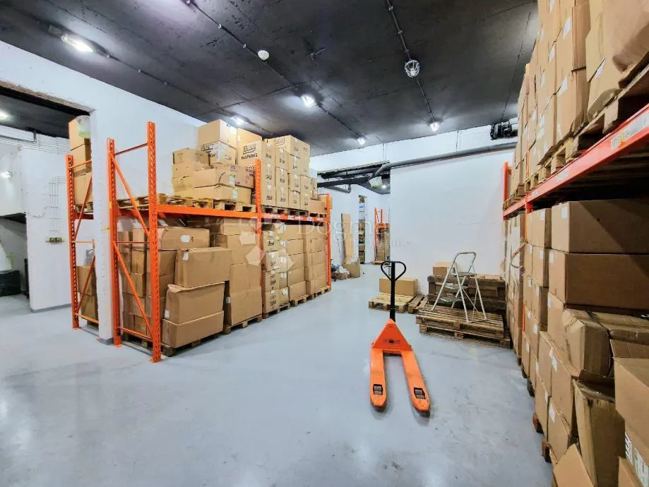 najam poslovnog prostora 555 m² – trešnjevka - slika 10