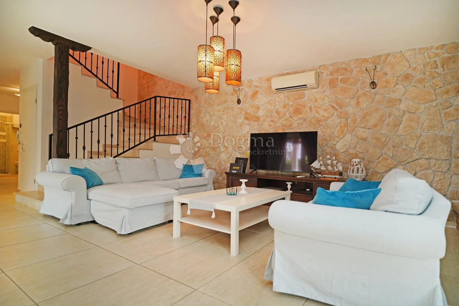 šarmantna moderna istarska villa - slika 12