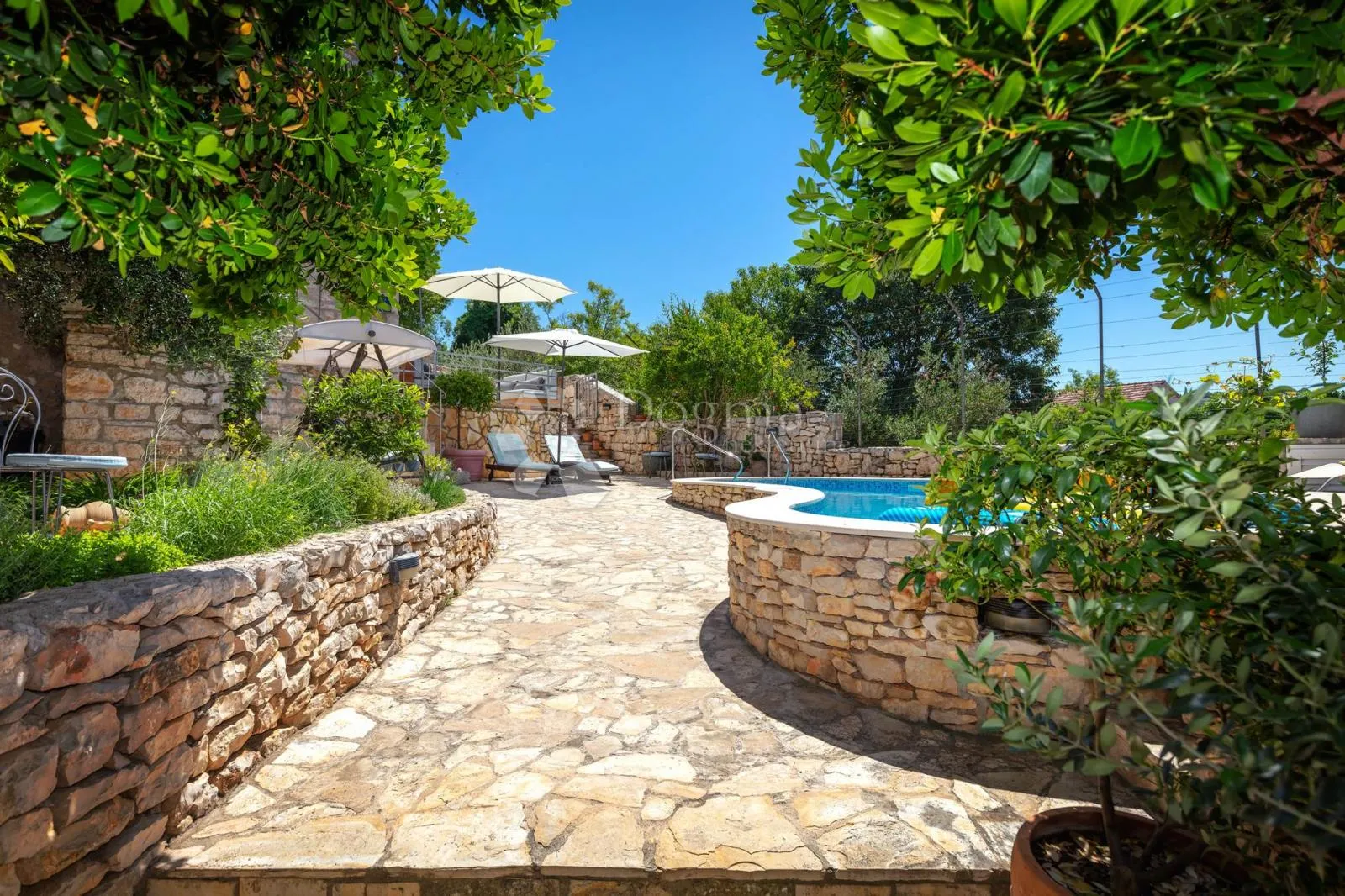 predivna kamena vila- milna, brač - slika 12