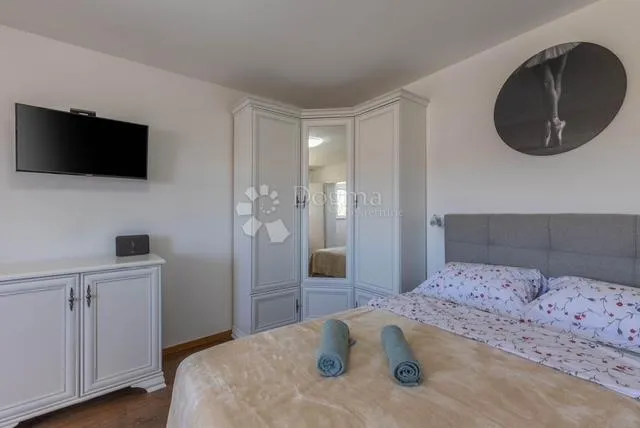 apartman atraktivna lokacija karlobag - slika 3