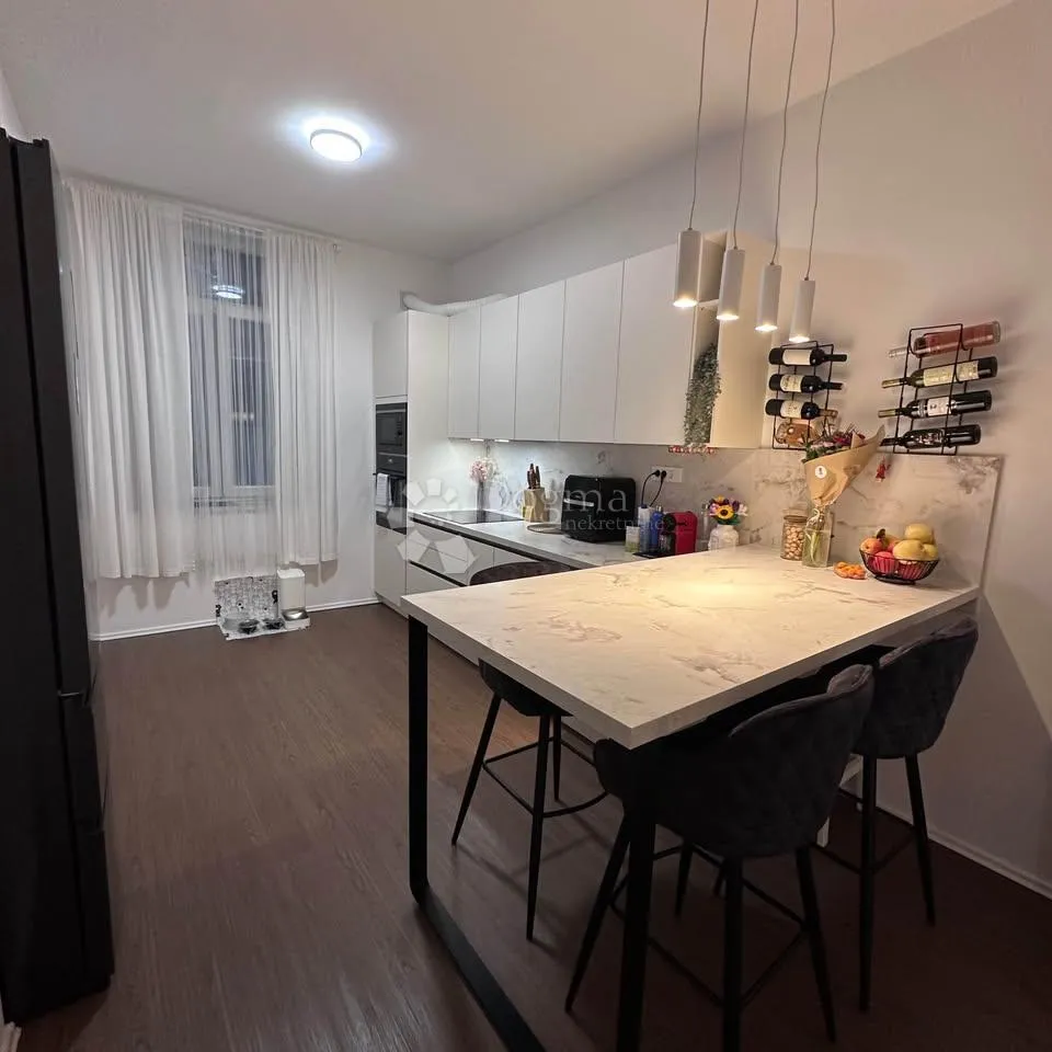 novouređen moderan stan 65m² - centar rijeke - slika 3