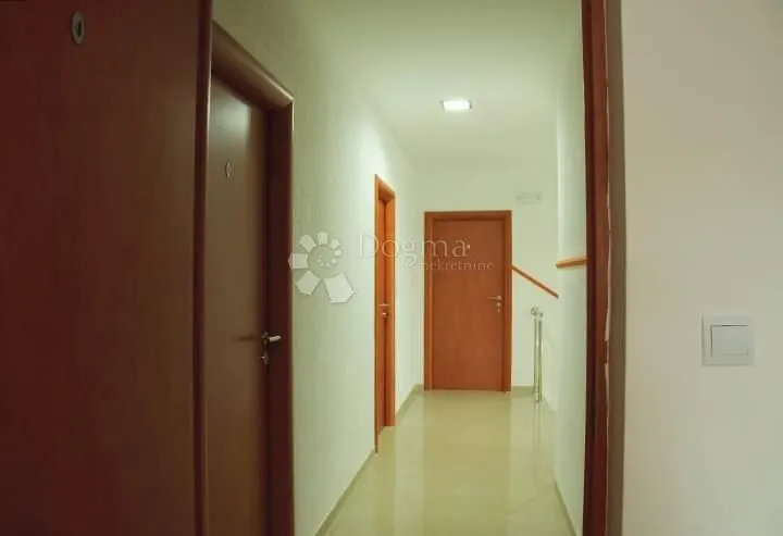pansion i konjički klub s apartmanima i restoranom - slika 7