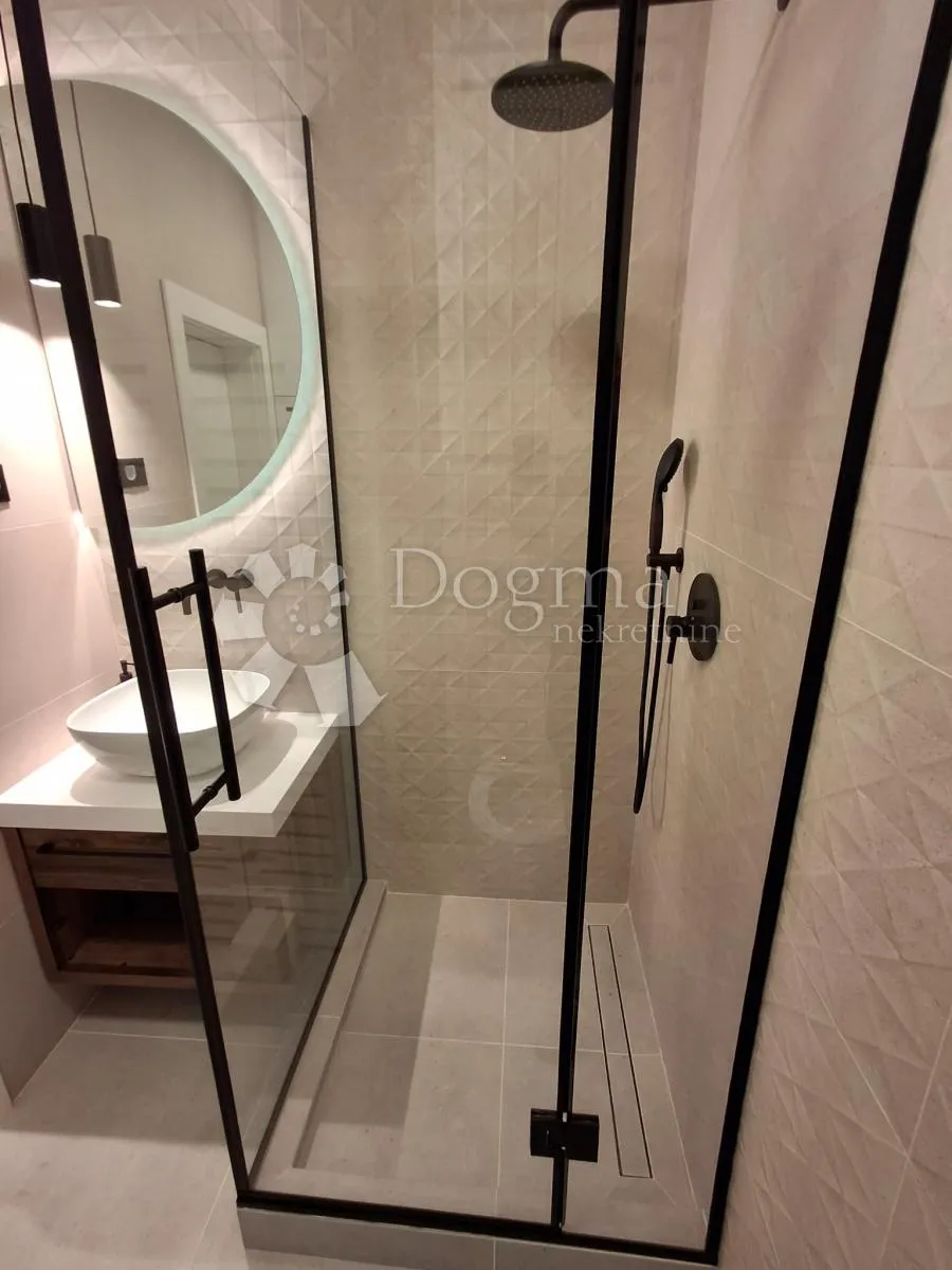 dizajnerski studio apartman u poslovnom centru raba!!! samo kod nas! - slika 25