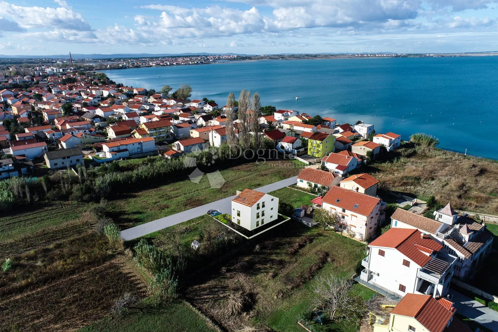 vrsi - luksuzni trosobni apartman 100m od mora, potkrovlje - slika 6