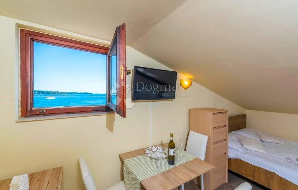 kat zgrade sa dva odvojena stana 1.red do mora - slika 5