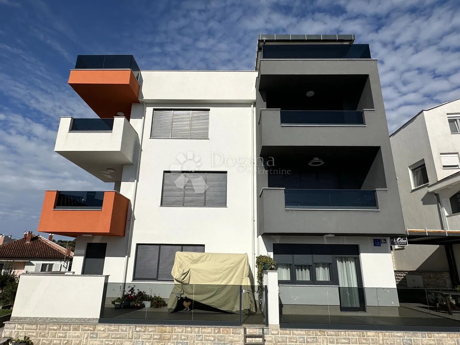 petrčane, apartman s3 dvoetažni ,novodradnja, 100 m od mora - slika 6