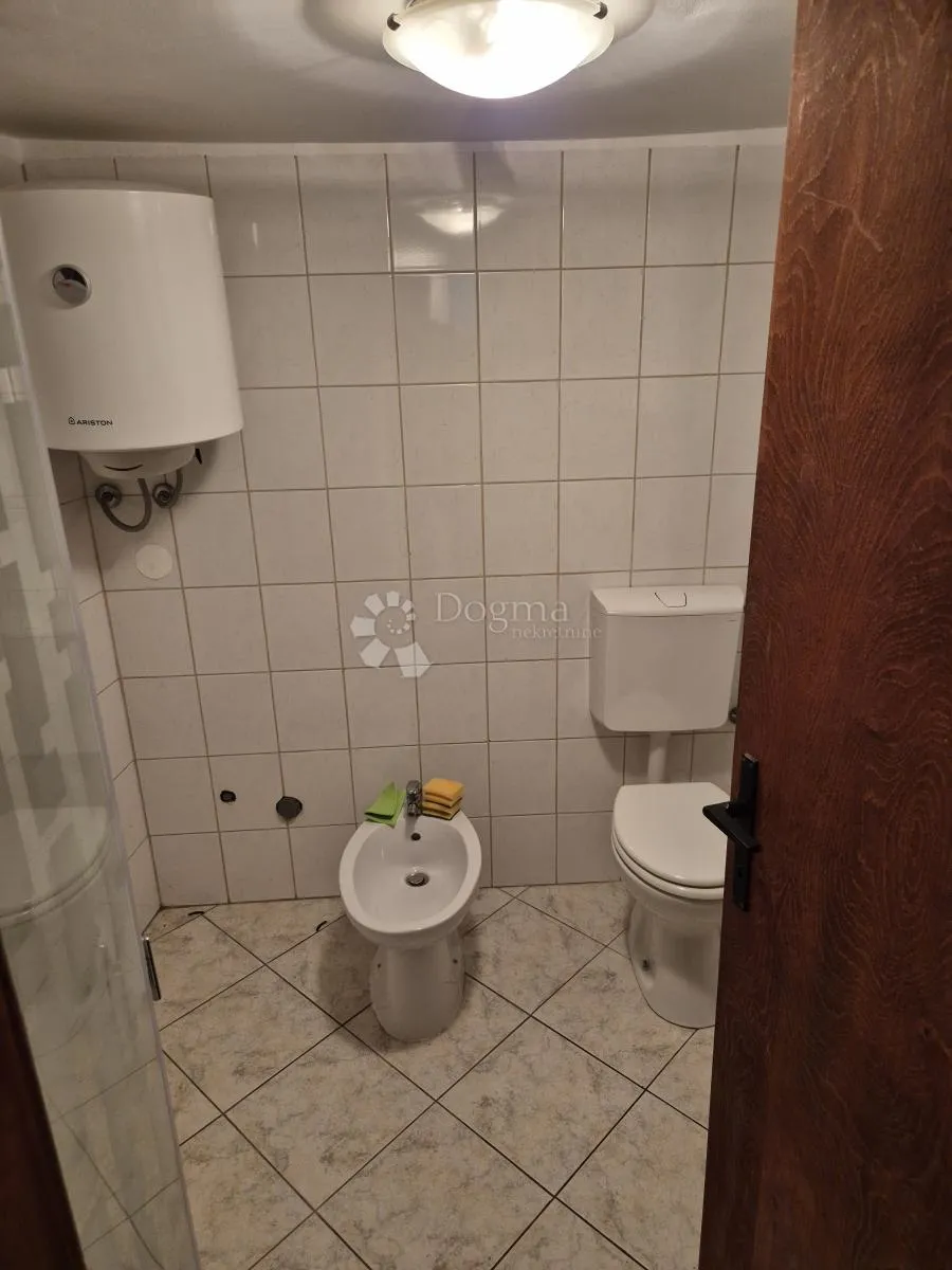 dvije kuće u nizu odlična investicija - slika 17