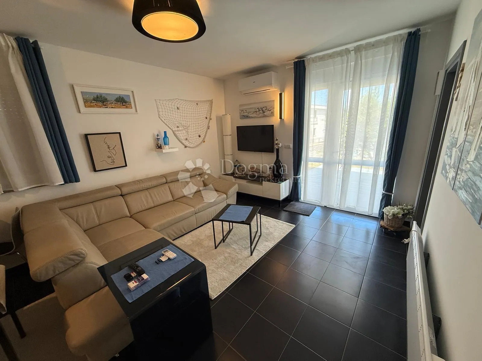 apartman novo velike terase 200 m od mora sniženo - slika 8