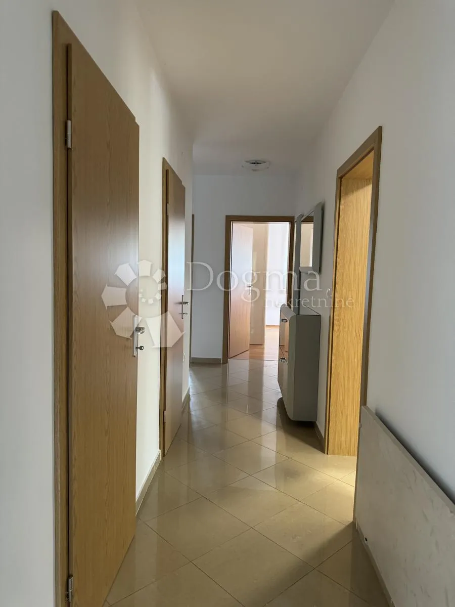 3s+db sa dvorištem i 2 parkirna mjesta-novouređen! - slika 31