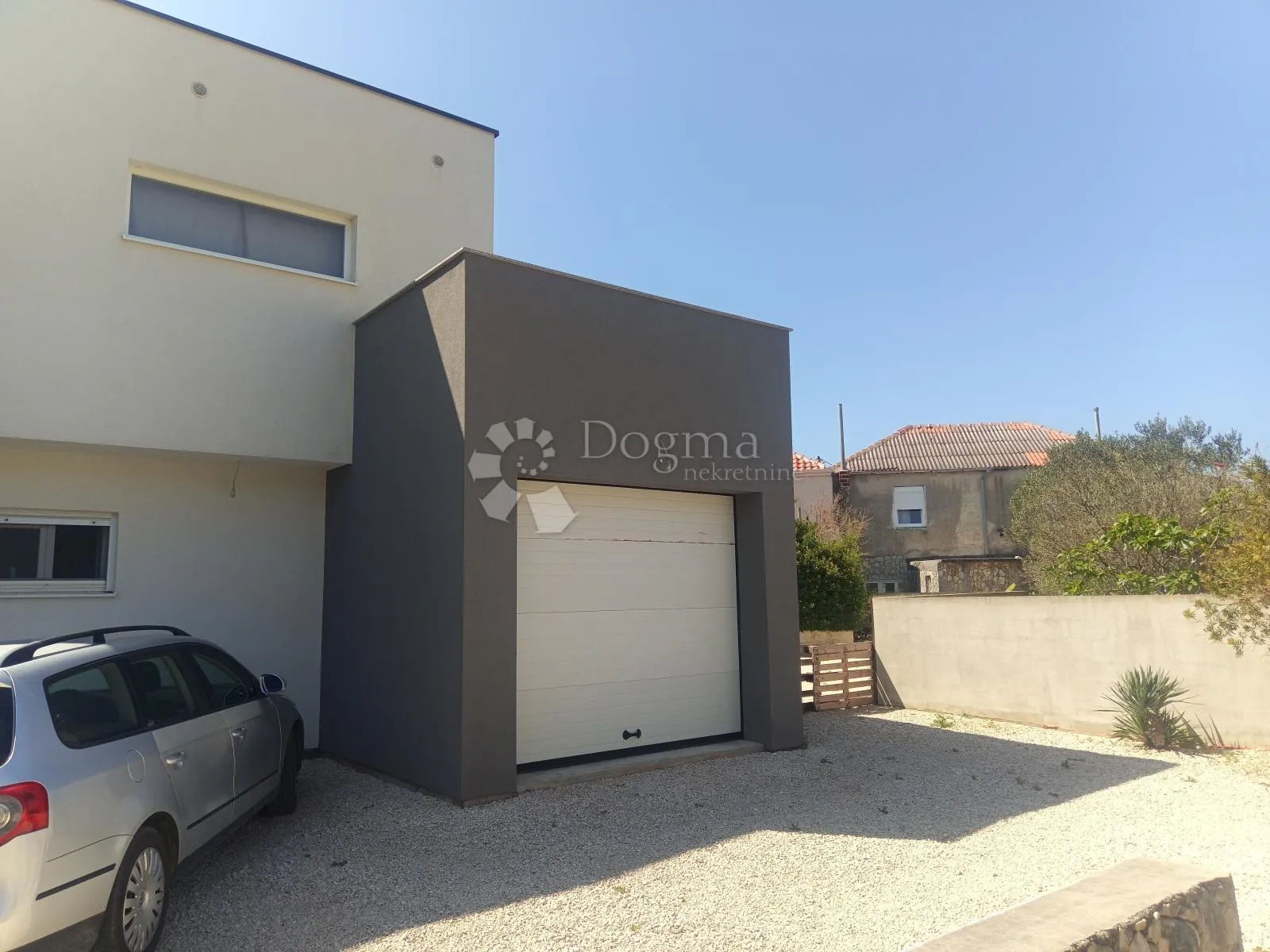 centar - 214,30m2 - slika 2