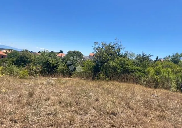 land for sale, opportunity with potential for multi-unit residential property - slika 5