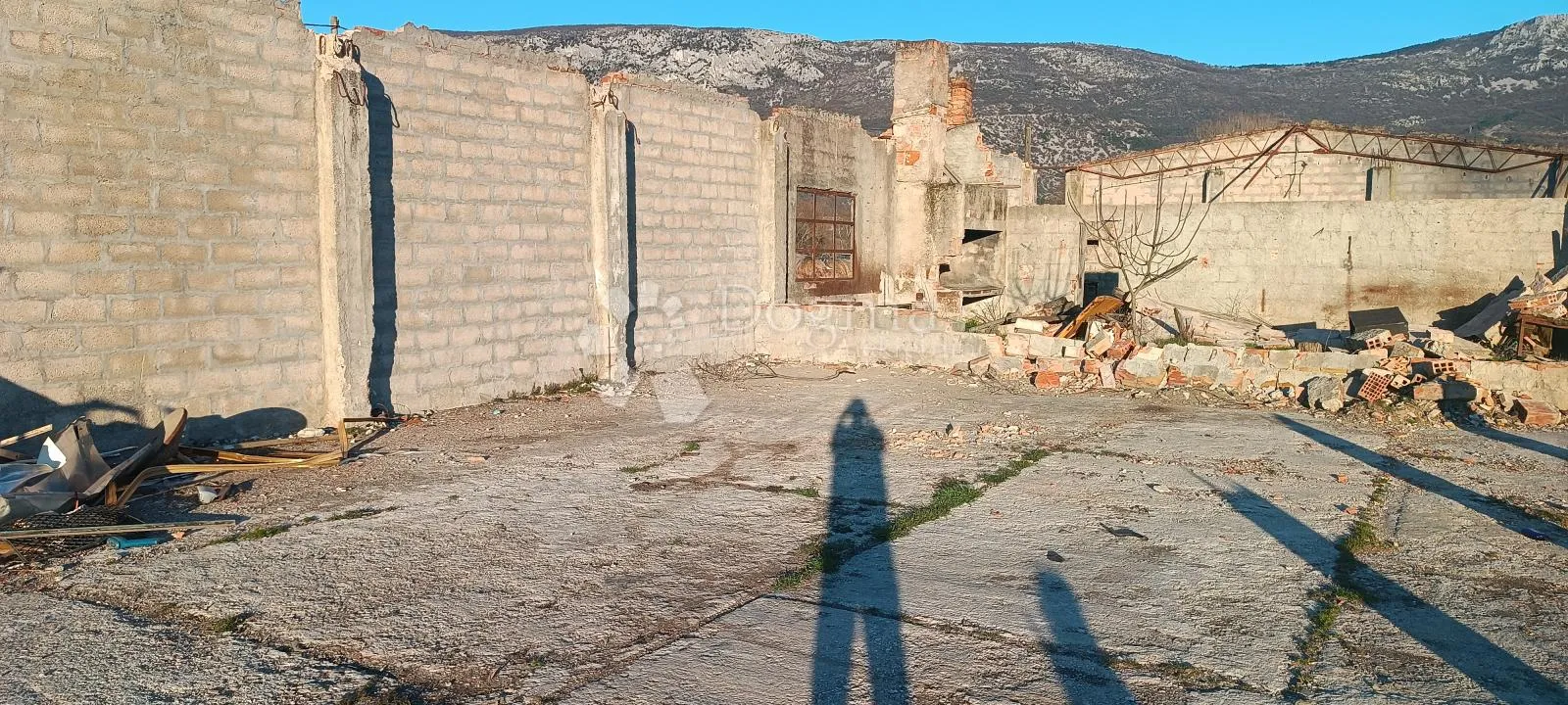prostrani poslovni kompleks u okolici kršana - slika 2