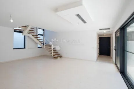 ekskluzivan duplex s bazenom, 100 m od mora - slika 21