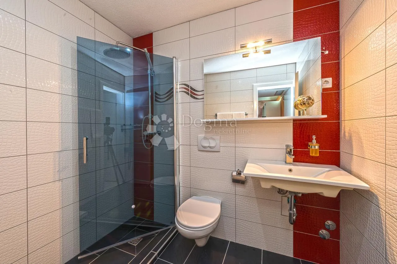 hotel novije gradnje sa 33 sobe u blizini mora - slika 24
