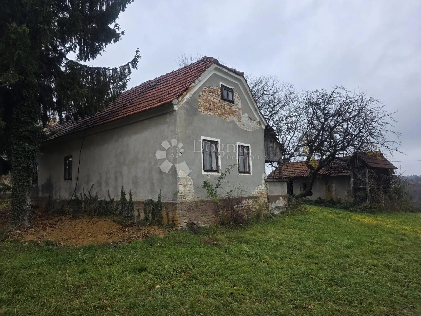 Kuća za rušenje na parceli 810 m² – odlična prilika - Dragoslavec, Sveti Juraj na Bregu