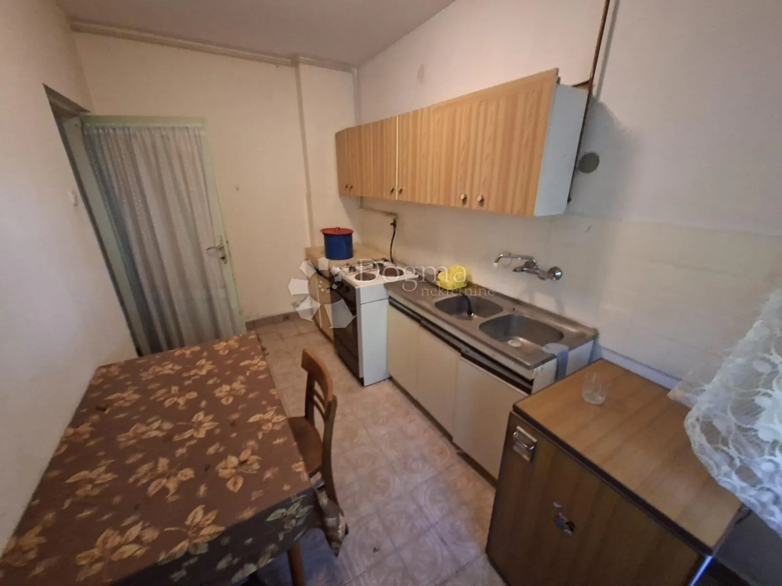 kuća 3 stana kustošija - slika 7