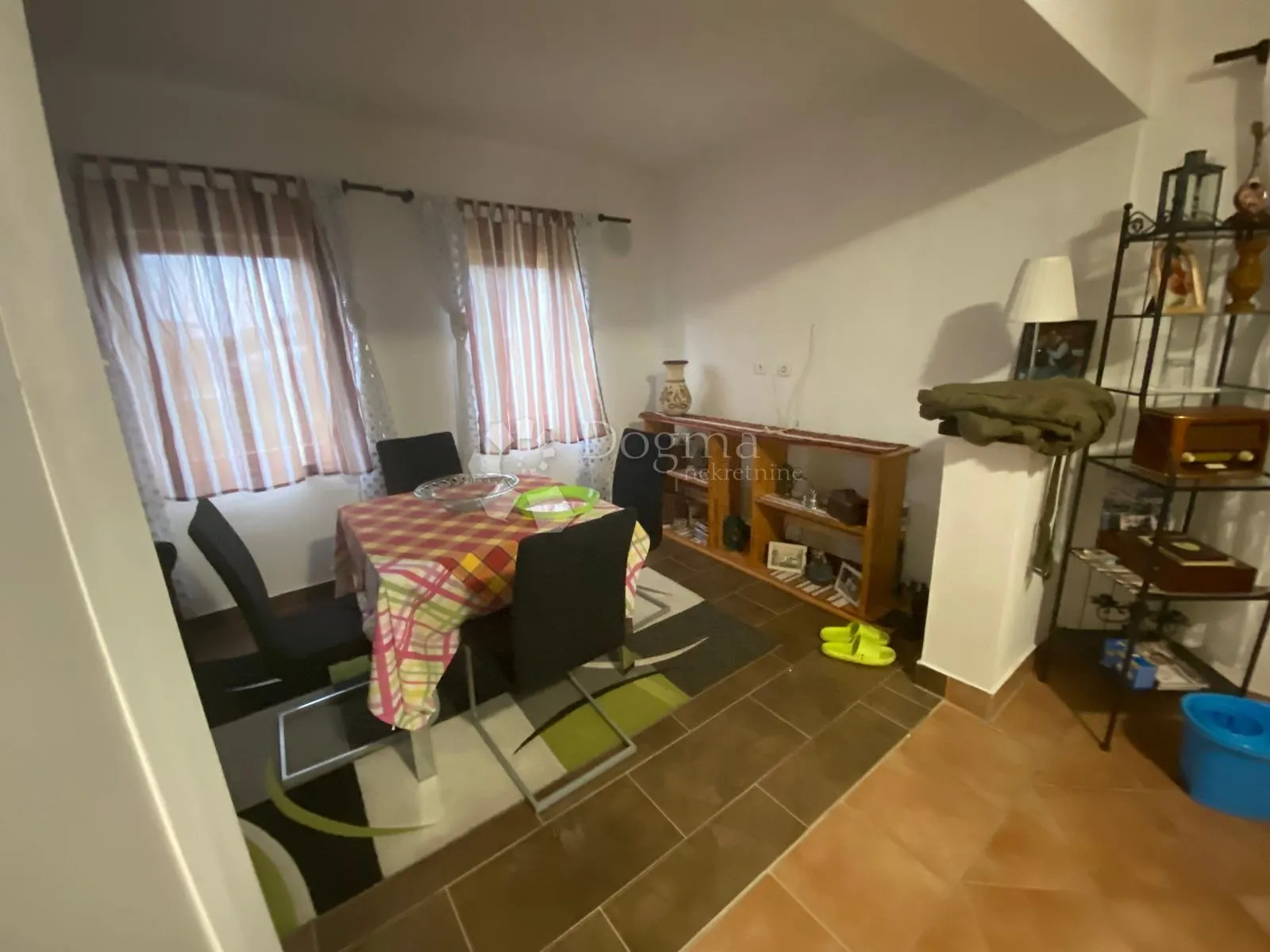 dvije kuće na jednoj parceli – mir, prostor i potencijal! - slika 30