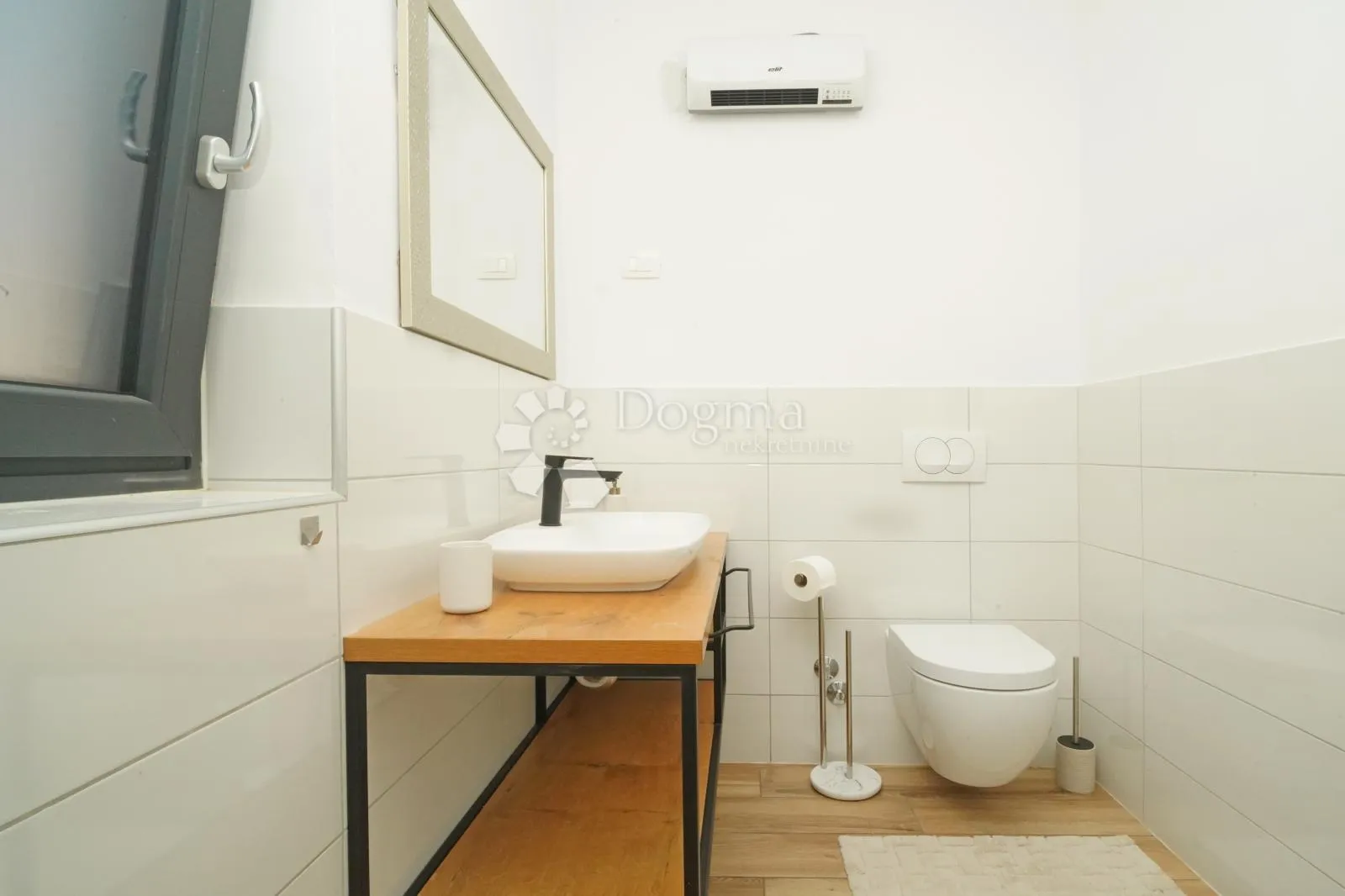 moderna kuća s 2 apartmana- kaštelir - slika 30