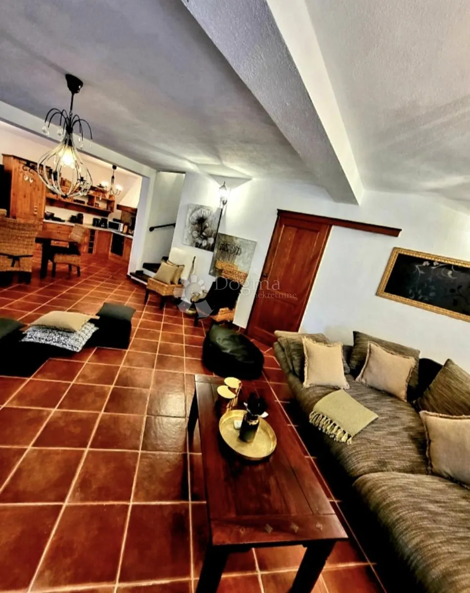 sveti lovreč, kamena vila s bazenom - slika 8