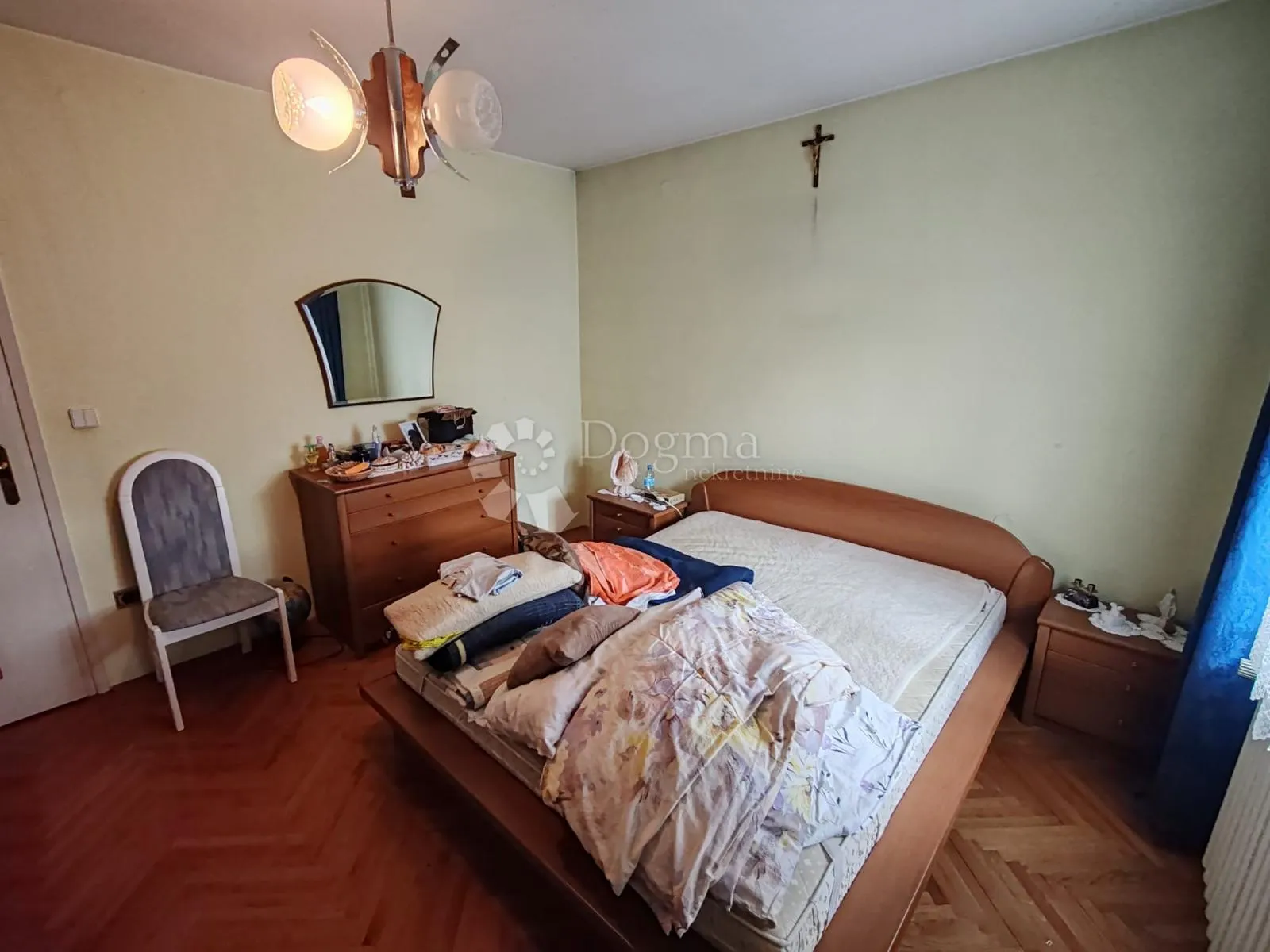 prostrana višekatnica s poslovnim objektom i velikom parcelom - slika 11