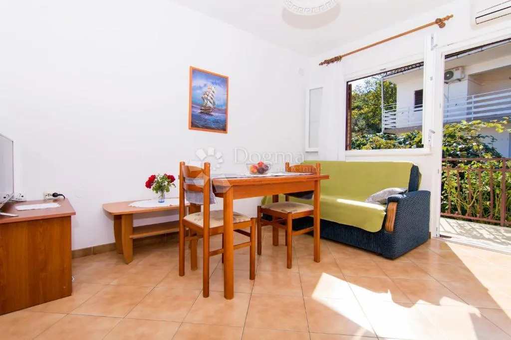 apartmanska samostojeća kuća u mjestu mastrinka! o.čiovo - slika 11