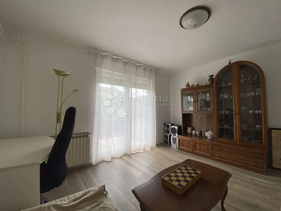 stan najam - 90m2 2s+db, parking, vrt, terasa, mirna lokacija - slika 5