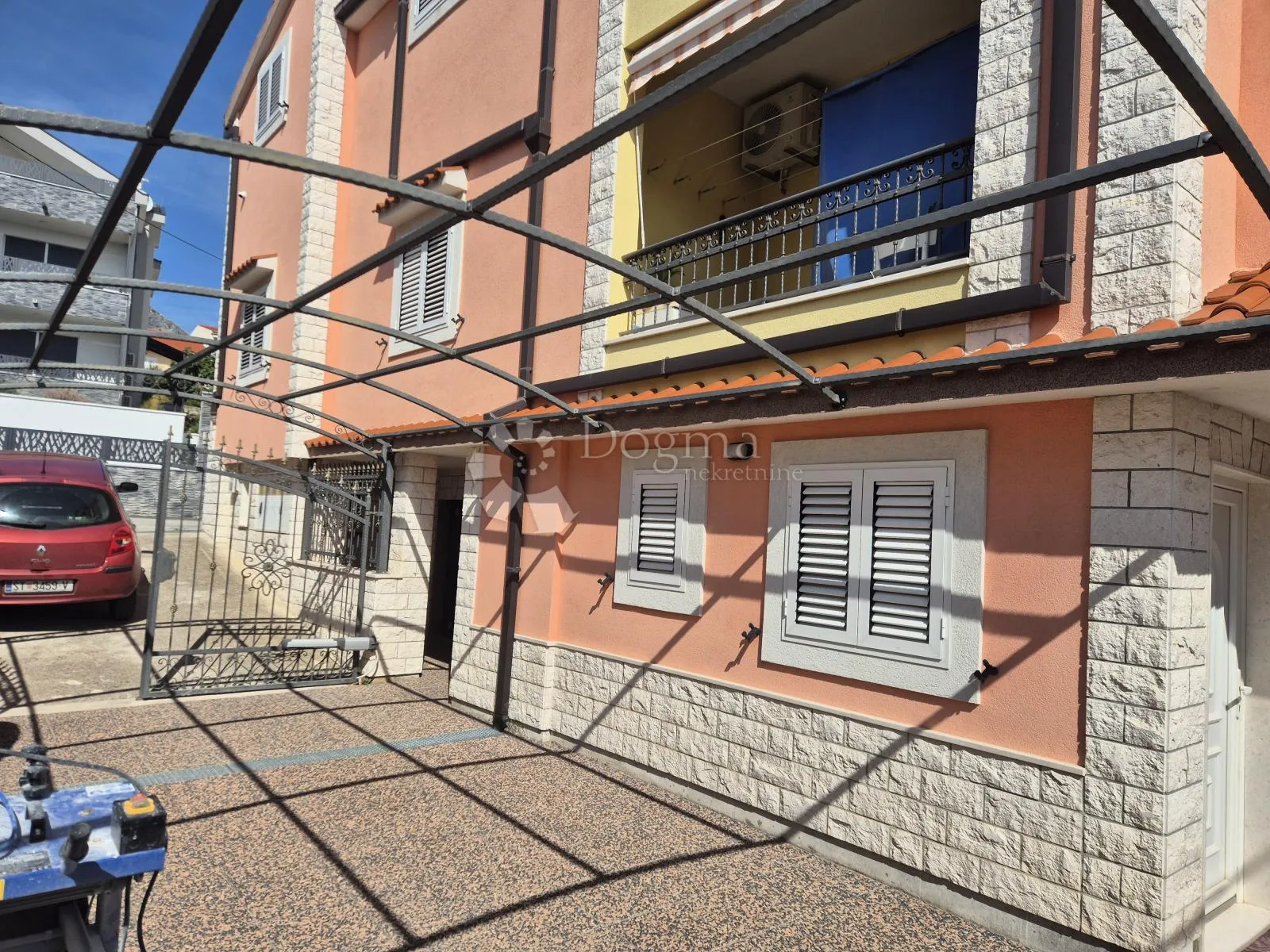 kuća: solin, 300m2 - slika 15
