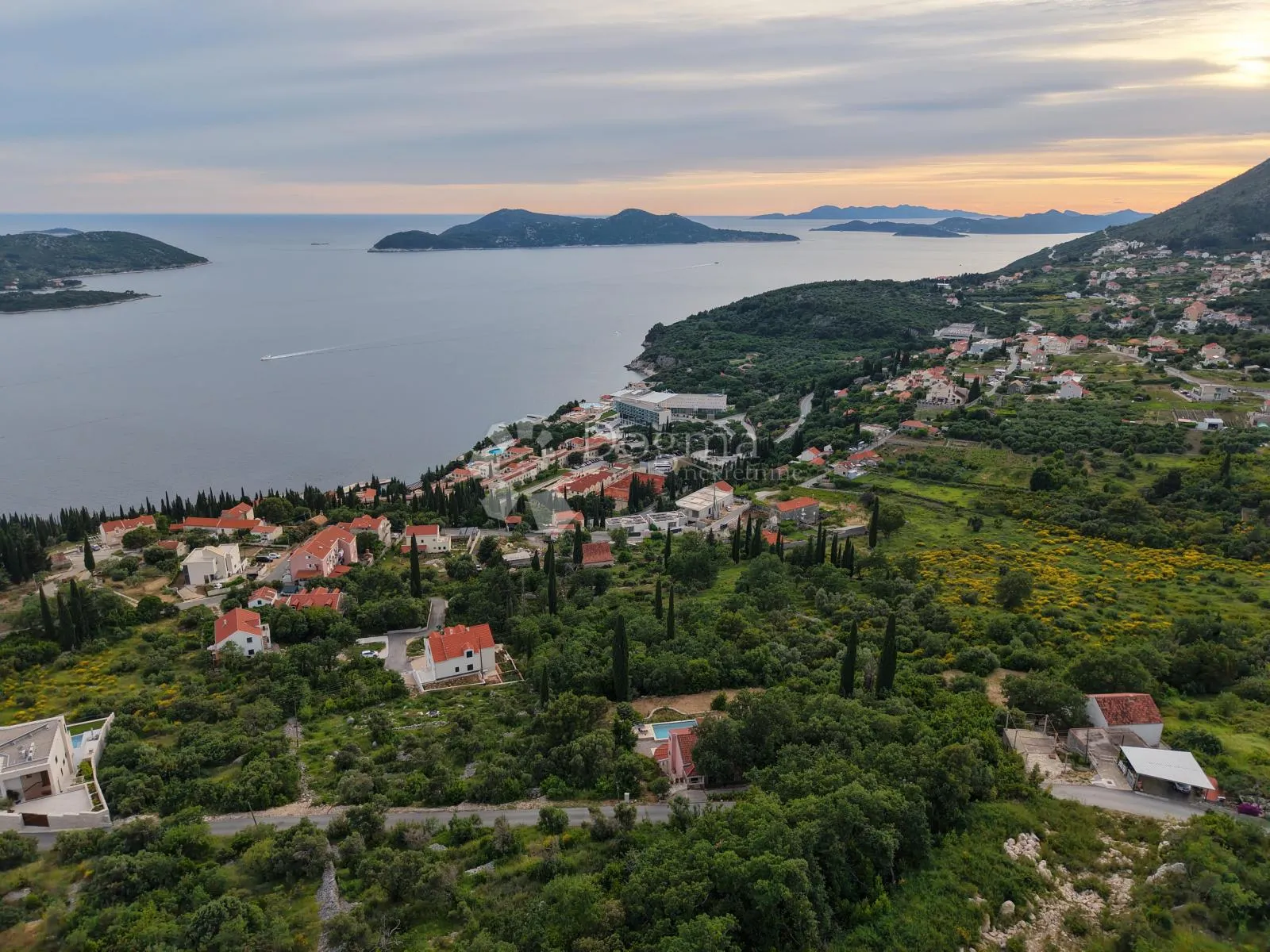 građevinsko zemljište s prelijepim pogledom na elafite – orašac - slika 2