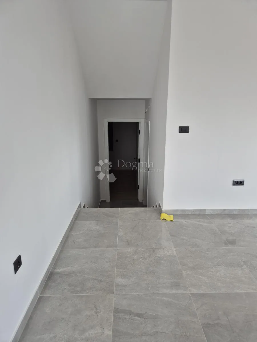 brodarica - novogradnja - moderan trosoban stan sa pogledom na more s3 - slika 13