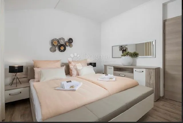 drenova -kuća 126m2,dva stana ,kompletno adaptirana!! - slika 7