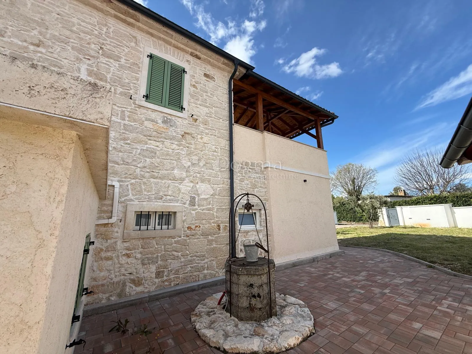 kamena vila s infinity bazenom, konobom i panoramskim pogledom na prirodu - slika 32