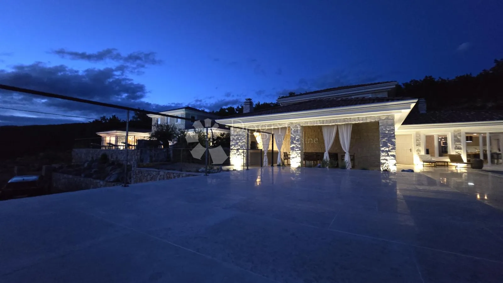luxury villa koja ostavlja bez daha! - slika 37